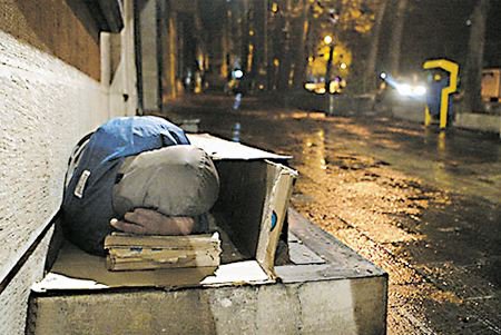 پاهای سرمازده بی‌خانمان همدانی قطع می‌شوند