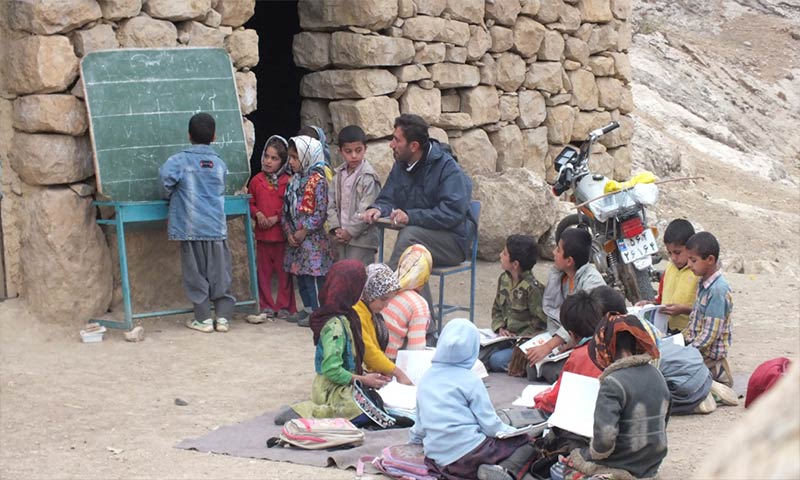 دانشآموزانی که الفبا را نمیدانند