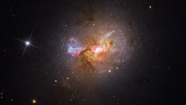 کمک یک سیاه‌چاله‌ به تولد ستاره‌ها